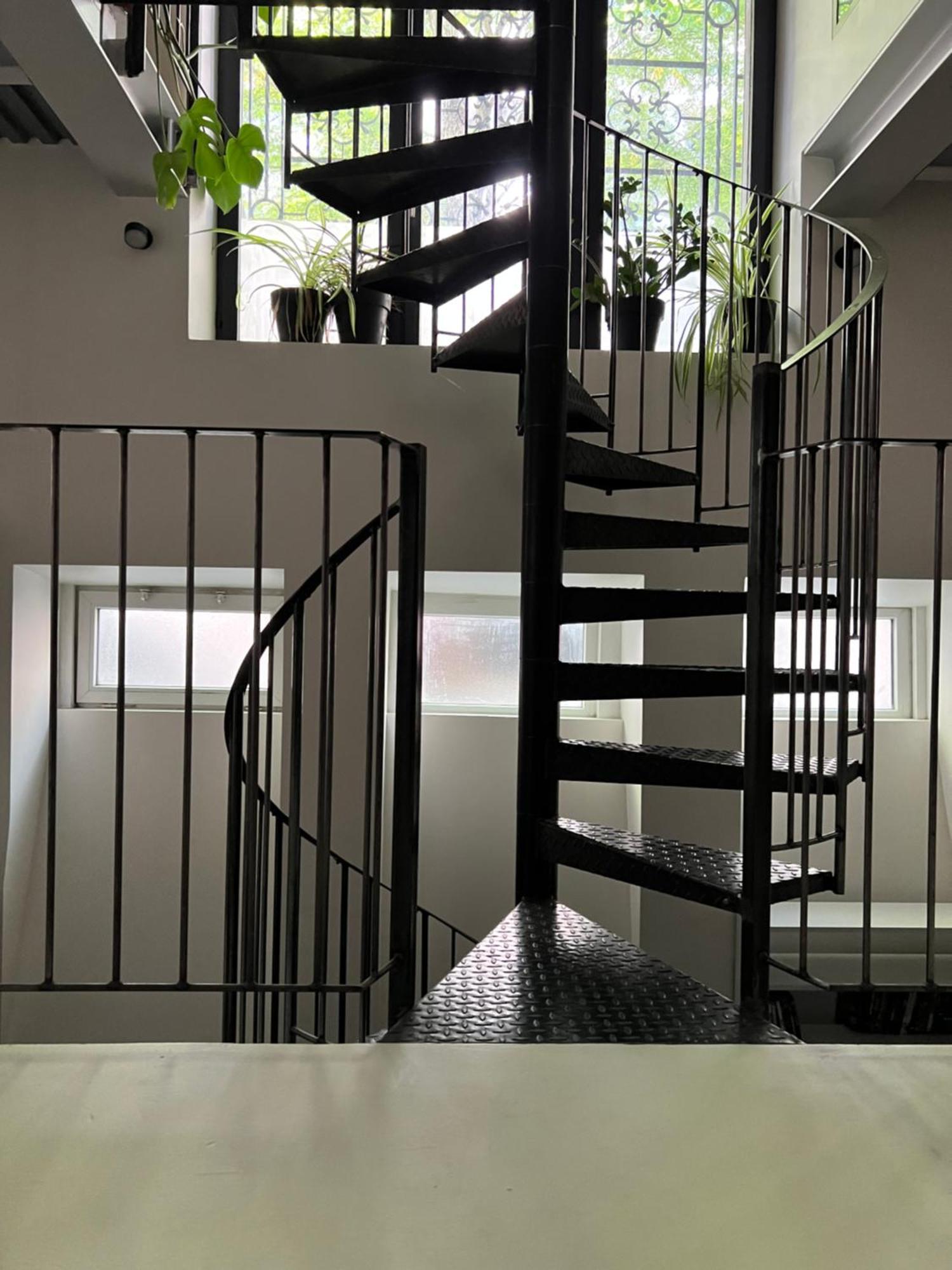 Urban Retreat In Apartment Paris