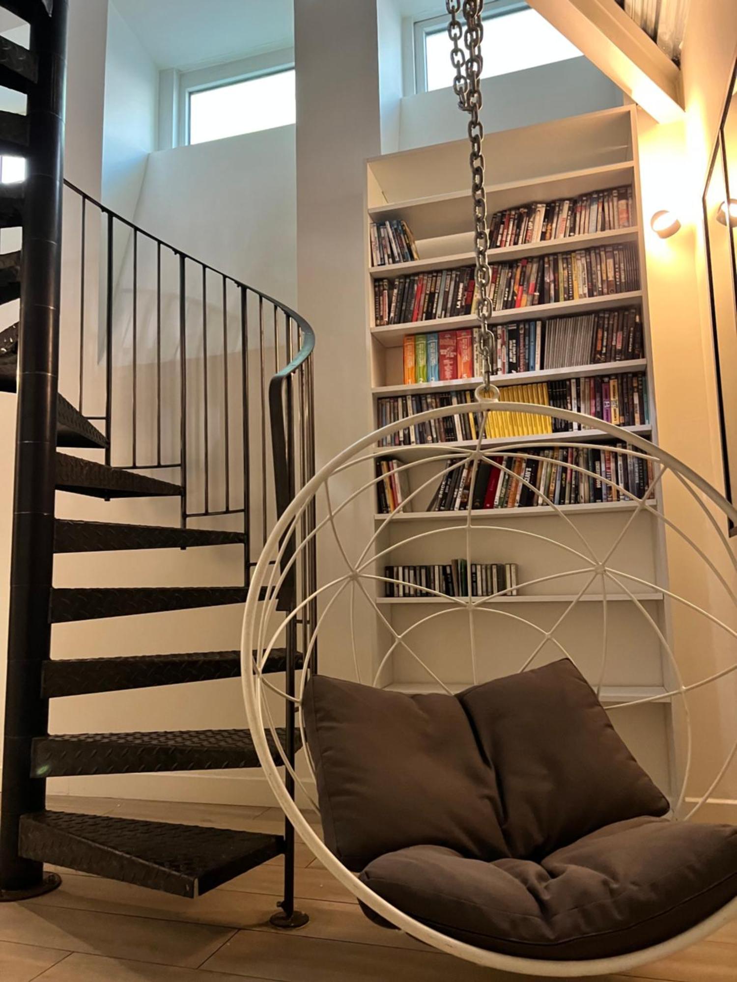 Urban Retreat In Apartment