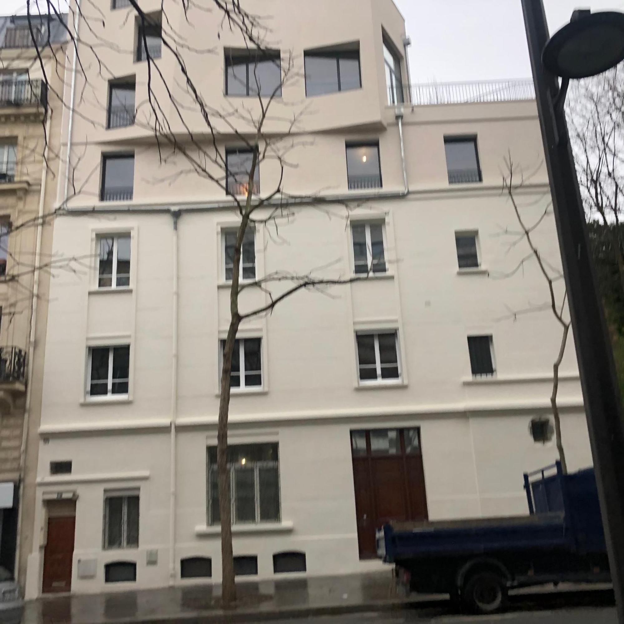 Urban Retreat In Paris
